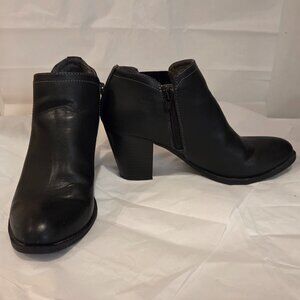 Eurosoft Sharlene Heeled Bootie, 8.5M, Black